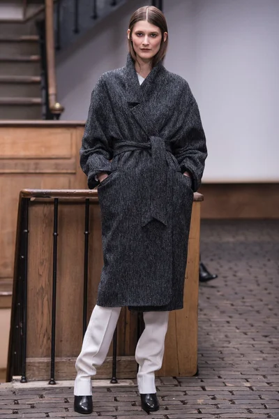 Look 11